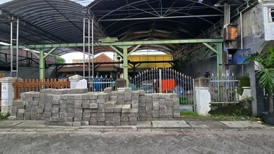 Rumah Dijual di Surabaya Kota, Surabaya, LB 200m², Harga Terbaik!