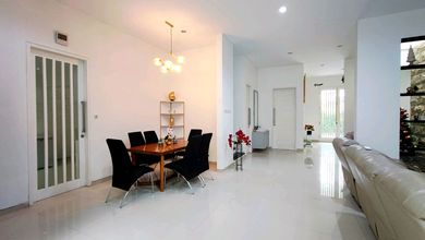 Hunian Prestisius di Kawasan Citraland, Surabaya, LB 360m², Harga 5,7 Miliar