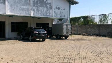 Gudang Di Lahan Kawasan Industri Pier Nol Jalan Raya