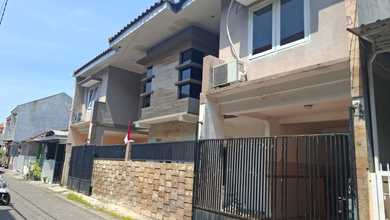 Rumah Dijual di Surabaya Kota, Surabaya, LB 300m², Harga Terbaik!