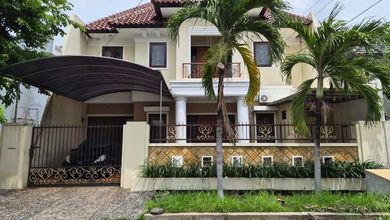Rumah Prestisius di Kawasan Surabaya Kota, Surabaya, LB 300m², Harga 4,9 Miliar