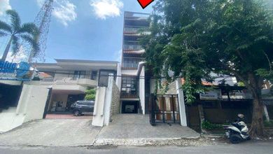 Rumah Area Premium Surabaya Kota, Surabaya - Harga Terbaik 7,06 Miliar