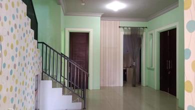 Kesempatan Rumah di Surabaya Kota, Surabaya, LB 150m², Harga 2,2 Miliar