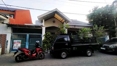 Rumah Siap Pakai di Kawasan Surabaya Kota, Surabaya, LT 196m²