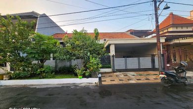 Dijual Rumah Strategis di Surabaya Kota, Surabaya - LT 284m²