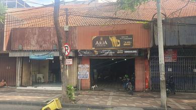 Dijual Via Lelang Rumah Usaha Lokasi Tengah Kota dan Strategis