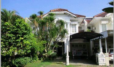Rumah Dijual di Surabaya Kota, Surabaya, LB 300m², Harga Terbaik!