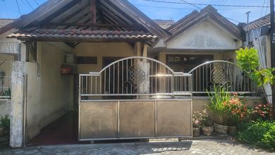 Rumah Siap Huni di Surabaya Kota, Surabaya, LT 102m², Harga 1,07 Miliar /tahun