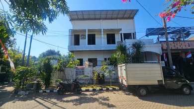 Rumah Dijual di Rungkut, Surabaya, LB 400m², Harga Kompetitif!