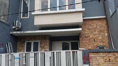 Jual Rumah Strategis di Surabaya Kota, Surabaya - LT 119m²
