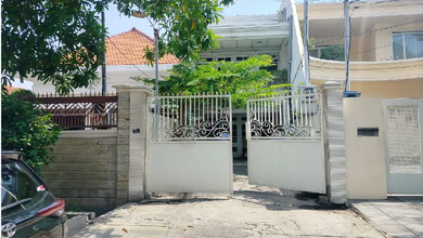 Penawaran Langka, rumah Mewah di Surabaya Kota, Surabaya, LB 300m²