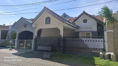 Rumah Dijual di Surabaya Kota, Surabaya, LB 160m², Harga Terbaik!