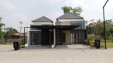 Jual Rumah Siap Huni di Menganti, Surabaya, 2 Kamar Tidur, Penawaran Terbaik
