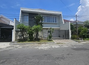 Rumah Elite di Kawasan Sukolilo, Surabaya, LB 360m², Harga 3,8 Miliar