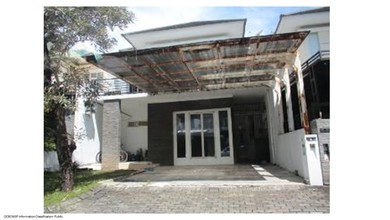 Kesempatan Rumah di Lakarsantri, Surabaya, LB 180m², Harga 1,29 Miliar