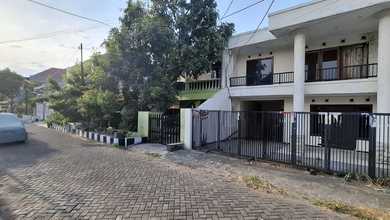 Rumah Dijual di Rungkut, Surabaya, LB 245m², Harga Terbaik!