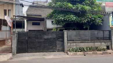 Rumah Dijual di Pasar Minggu, Jakarta Selatan, LB 90m², Harga Kompetitif!