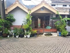Kesempatan Rumah di Wiyung, Surabaya, LB 60m², Harga 758 Juta