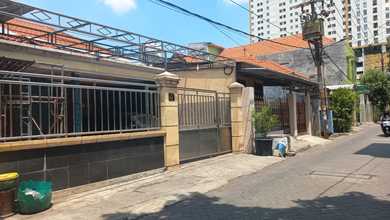 Rumah Dijual di Asemrowo, Surabaya, LB 150m², Harga Terbaik!