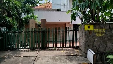 Hunian Mewah di Wonokromo, Surabaya, 3 KT, LT 805m²