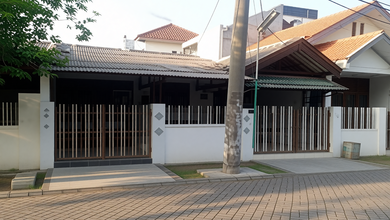Dijual Rumah Nyaman di Gununganyar, Surabaya - LT 120m²