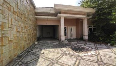 Rumah Dijual di Tambaksari, Surabaya, LB 300m², Harga Kompetitif!