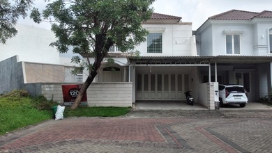 Rumah Elegan di Wiyung, Surabaya, 4 KT, LT 332m²