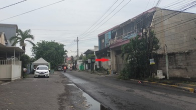 Jual Rumah Strategis di Kutisari, Surabaya - LT 249m²