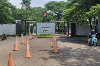 Rumah Mewah di Pinang, Tangerang, 4 Kamar Tidur, LT 200m²