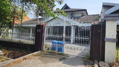Dikontrakkan Rumah Terjangkau di Raya Darmo, Surabaya, LT 642m²