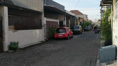 Kesempatan Rumah di Kenjeran, Surabaya, LB 165m², Harga 1,4 Miliar