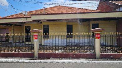 Jual Rumah Siap Huni di Sukomanunggal, Surabaya, LT 390 m2