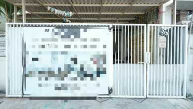 Rumah Mewah di Rungkut, Surabaya, 3 KT, LT 168m²