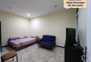 Rumah Elite di Kawasan Citraland, Surabaya, LB 160m², Harga 3,5 Miliar