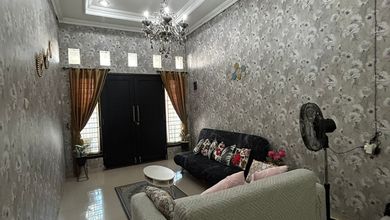 Kesempatan Rumah di Sidoarjo, Sidoarjo, LB 255m², Harga 1,55 Miliar