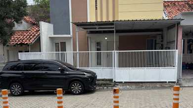 Rumah Siap Pakai di Kawasan Citraland, Surabaya, LT 108m²