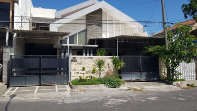 Rumah Mewah LT 300 m2, di Surabaya Kota, Surabaya