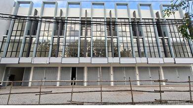 Disewakan Ruko 3 lantai Nol Jl.Raya Wiyung siap huni strategis