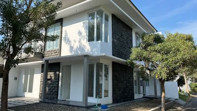 Rumah Elit Luas 193 m2, area Benowo, Surabaya