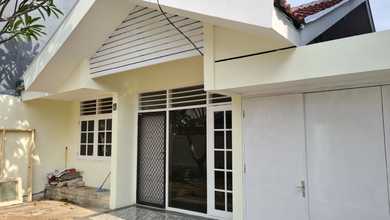 Jual Rumah Cantik LT 184 m2 di Darmo permai, Surabaya