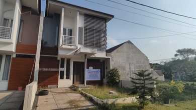 Rumah Eksklusif Luas 140 m2, area Menganti, Gresik