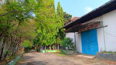 Gudang Luas Lapang Fasilitas Lengkap di Jalan Raya Sukorejo