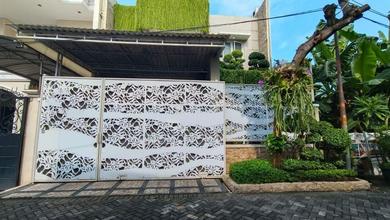Dijual rumah Mewah di Manyar, Surabaya - LT 180m²