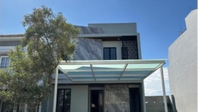 Rumah Prestisius di Kawasan Wiyung, Surabaya, LB 205m², Harga 3,9 Miliar