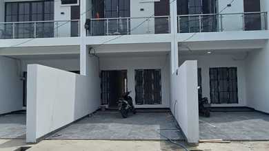 Rumah Dijual di Meruya, Jakarta Barat, LB 64m², Harga Kompetitif!