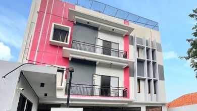 Penawaran Langka, rumah Mewah di Tenggilis Mejoyo, Surabaya, LB 1039m²