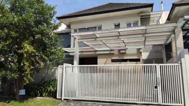 Rumah Area Premium Graha, Surabaya - Harga Menarik 8,4 Miliar