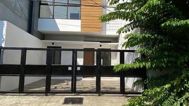 Rumah Siap Pakai di Kawasan Darmo permai, Surabaya, LT 84m²