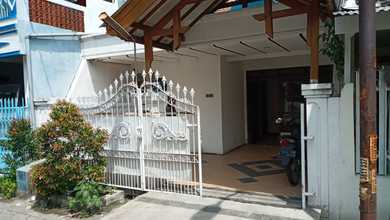 Rumah Sewa Nyaman Lokasi Semolowaru, Surabaya, LB 140m²