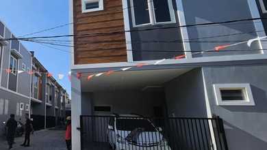 Rumah Prestisius di Kawasan Ketintang, Surabaya, LB 188m², Harga 3,5 Miliar